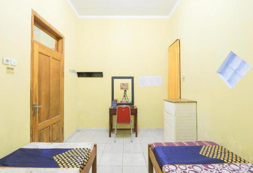 Отель Spot On 2440 Wallet Family Residence Syariah