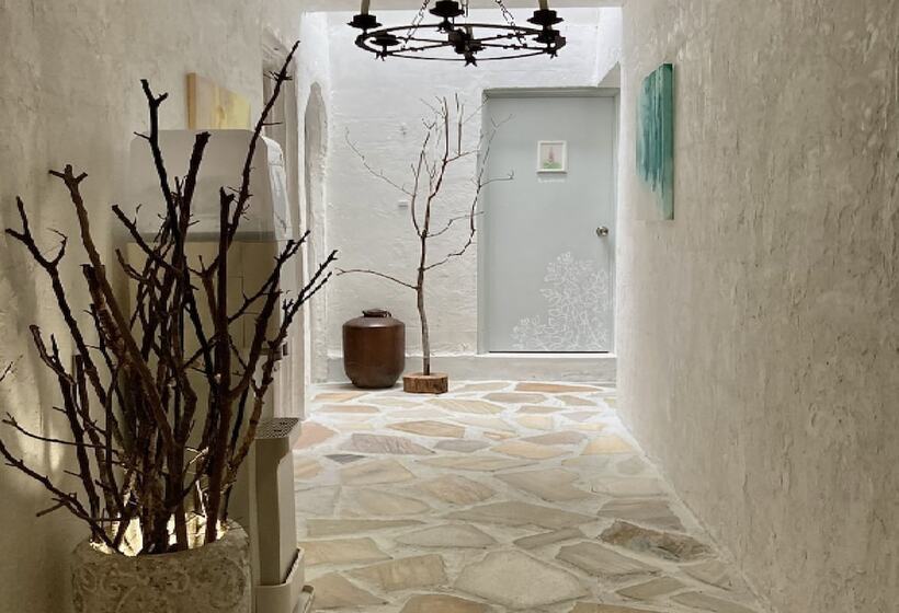بنسيون Gallery Hara And Guest House