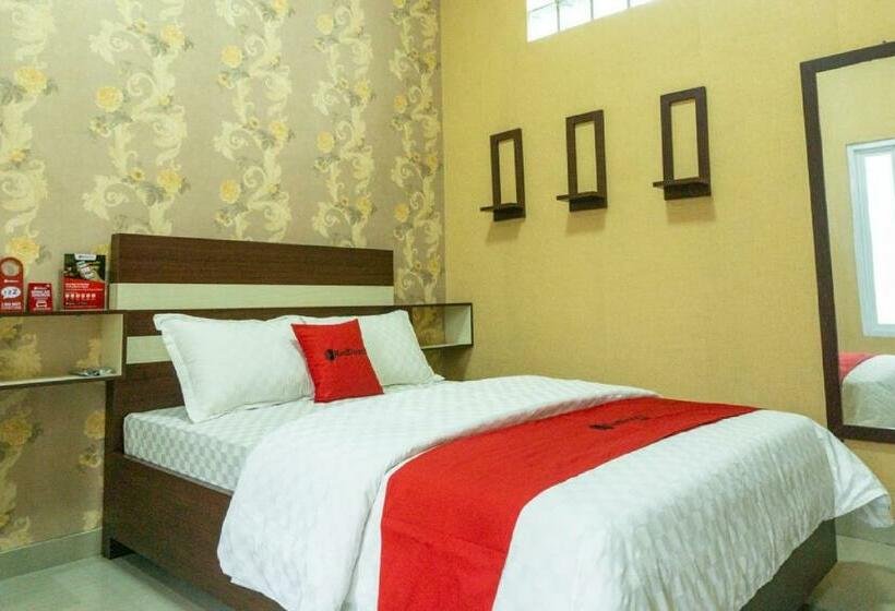 펜션 Reddoorz Near Benteng Van Den Bosch