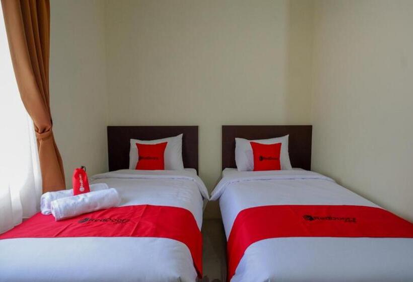 پانسیون Reddoorz Near Stadion 45 Karanganyar