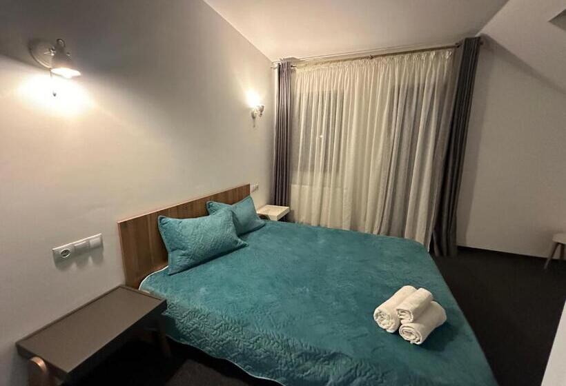 پانسیون Turquoise House