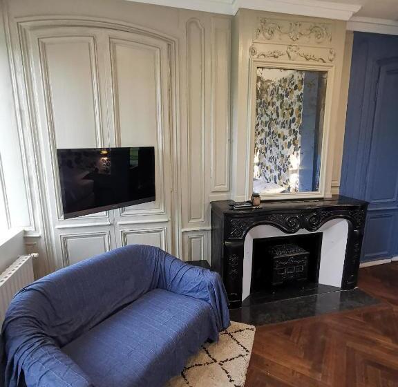 住宿加早餐  Manoir Des Carreaux Chambres D'hôtes