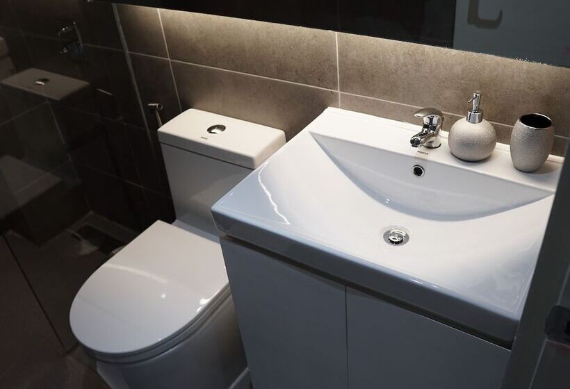 مبيت وإفطار Radlett Residences Hotel   Tuguegarao