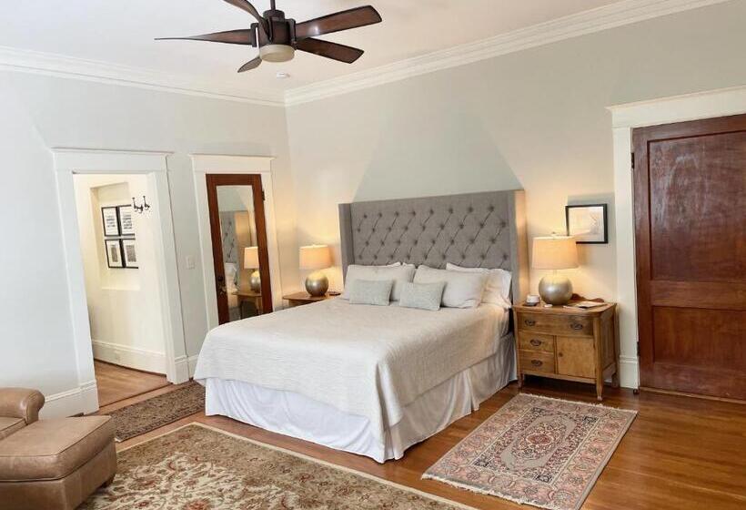 Gillen House Bed And Breakfast