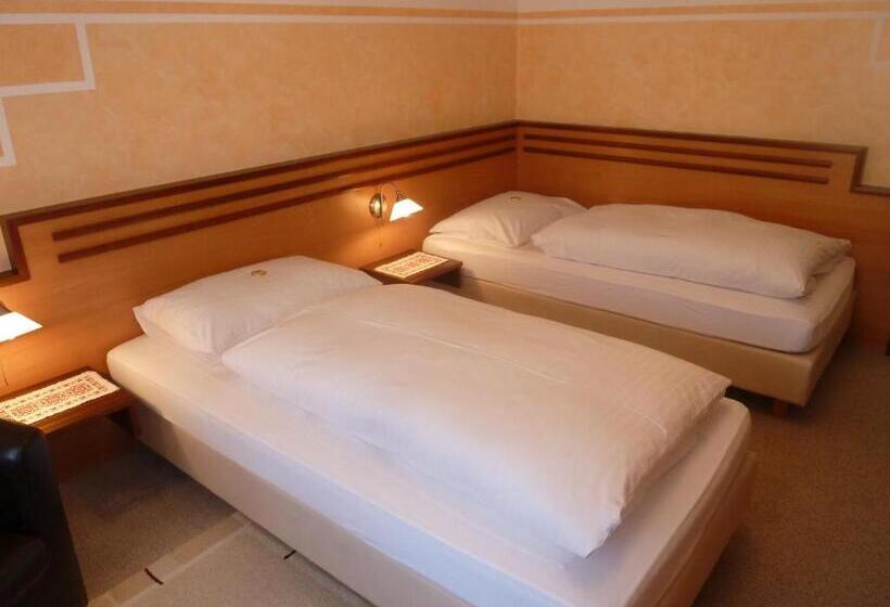 ホテル Gasthof Eisentor