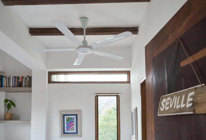 پانسیون Casa Caracola