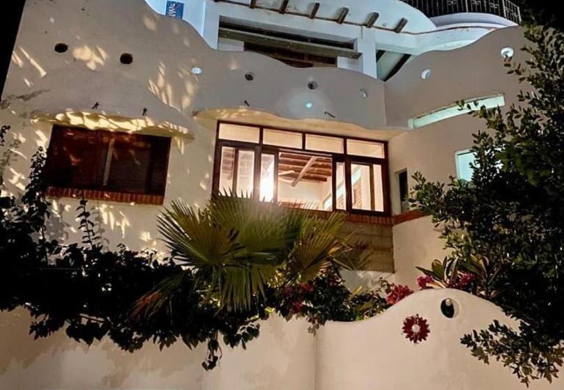 پانسیون Casa Caracola