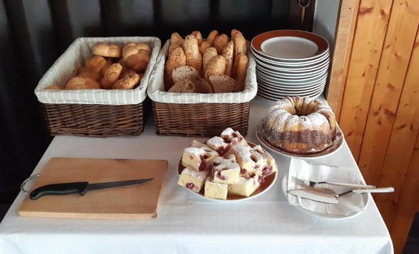 膳宿费 Chata Na Souši