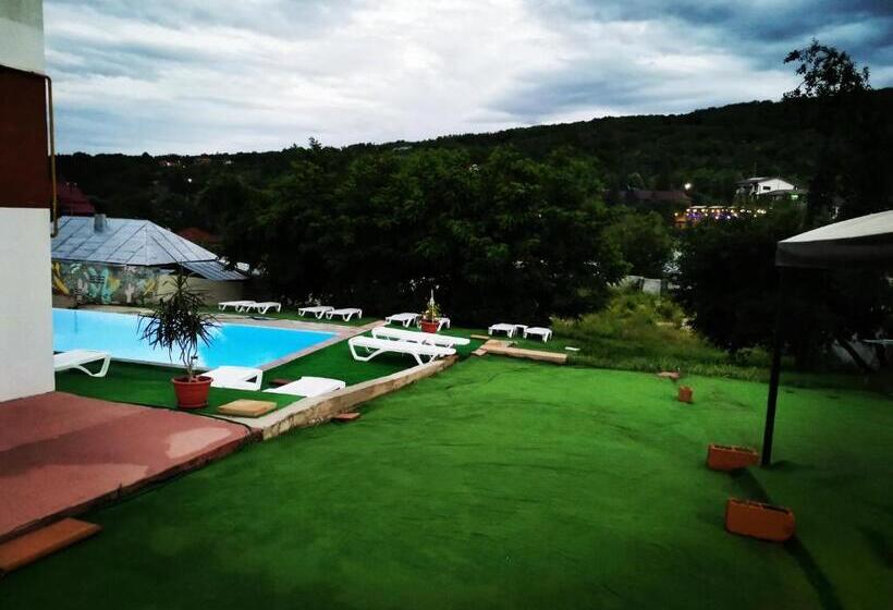 پانسیون Natalia Guesthouse