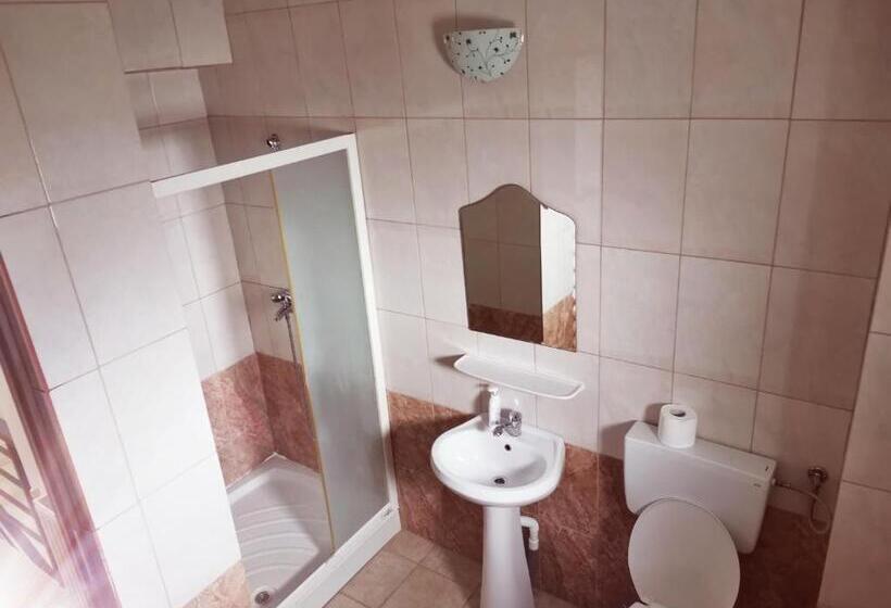 پانسیون Natalia Guesthouse