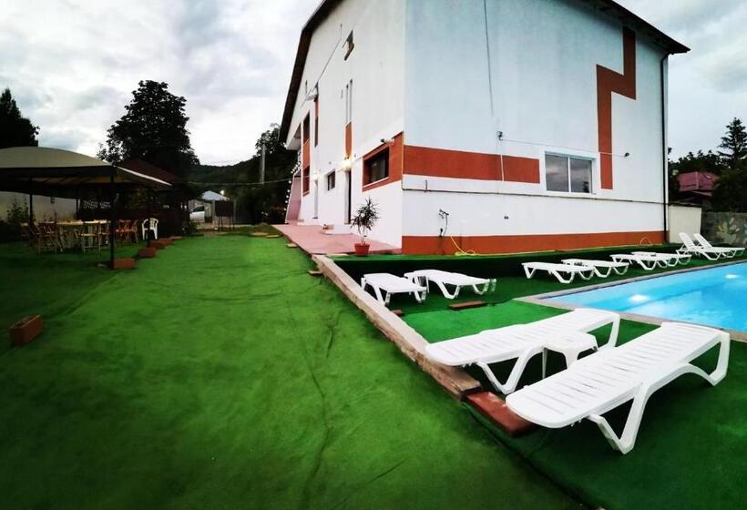 پانسیون Natalia Guesthouse