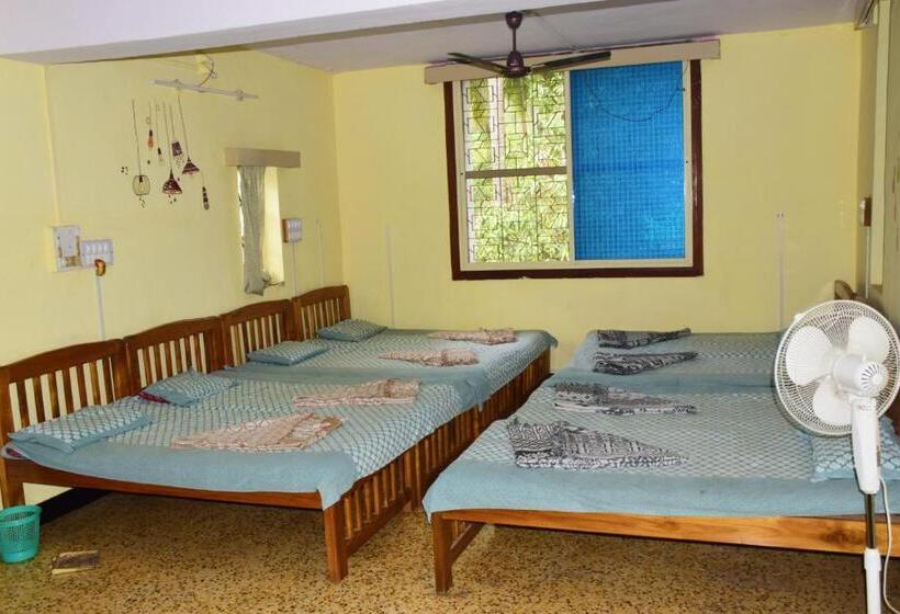 Пансион Pebble Bay Home Stay