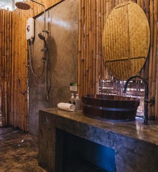 منتجع Orion Healing Centre