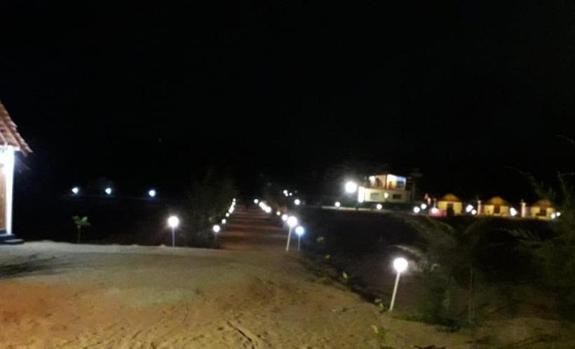 5 Mile Beach Resort