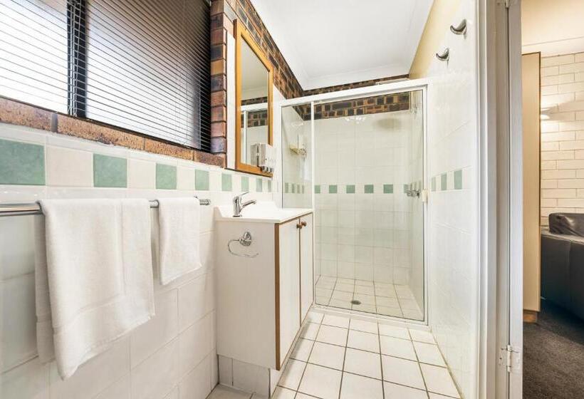 Общежитие Esk Wivenhoe Motor Inn