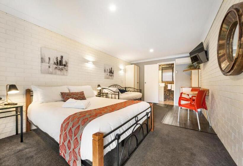 Общежитие Esk Wivenhoe Motor Inn