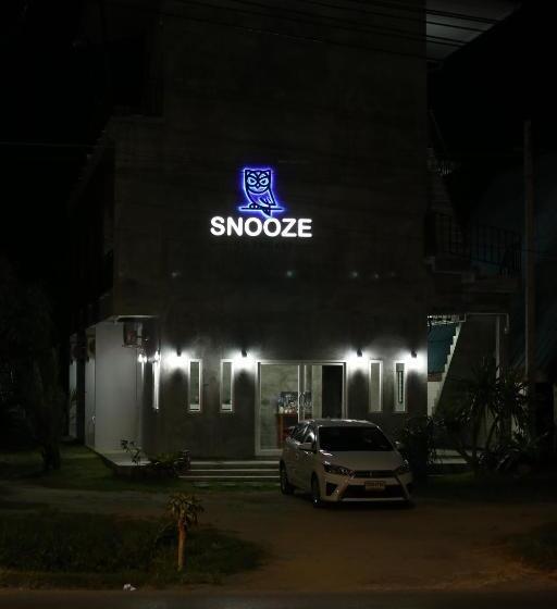 הוסטל Snooze Inn Phuket   Free Shuttle To Bang Rong Pier