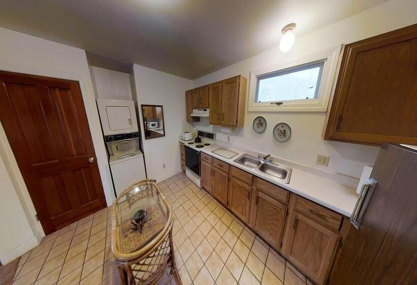 Bed and Breakfast Dodgeton Creek Inn