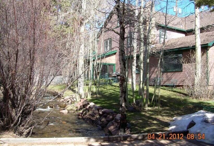 Bed and Breakfast Dodgeton Creek Inn