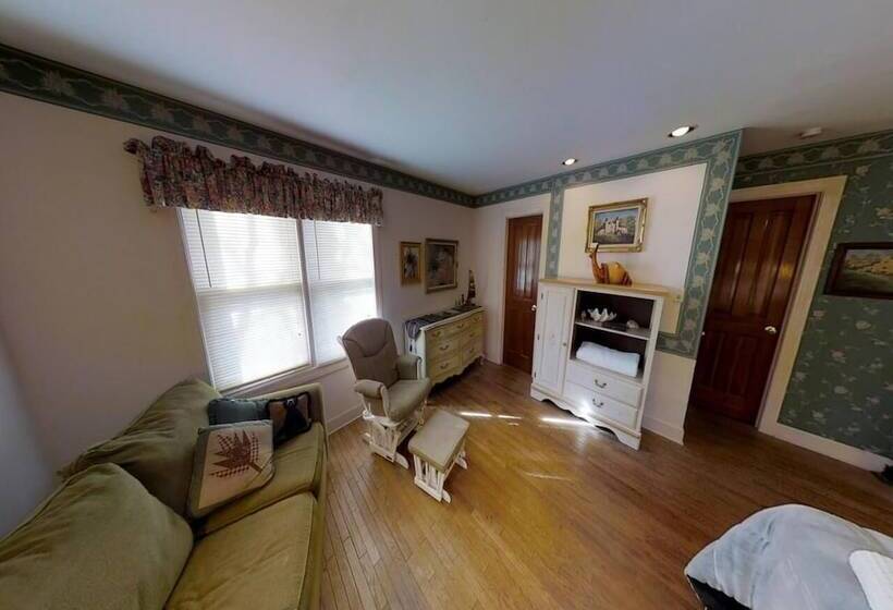 Bed and Breakfast Dodgeton Creek Inn
