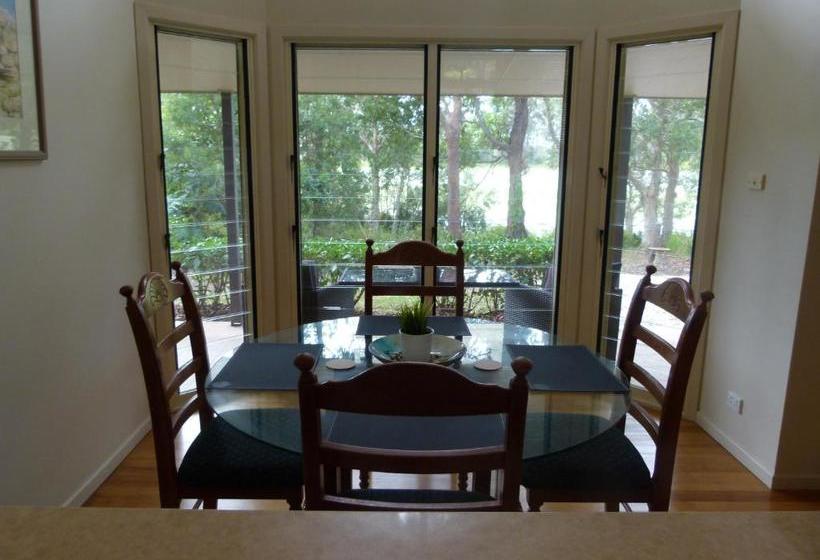 مبيت وإفطار Lake Russell Lakeside Retreat