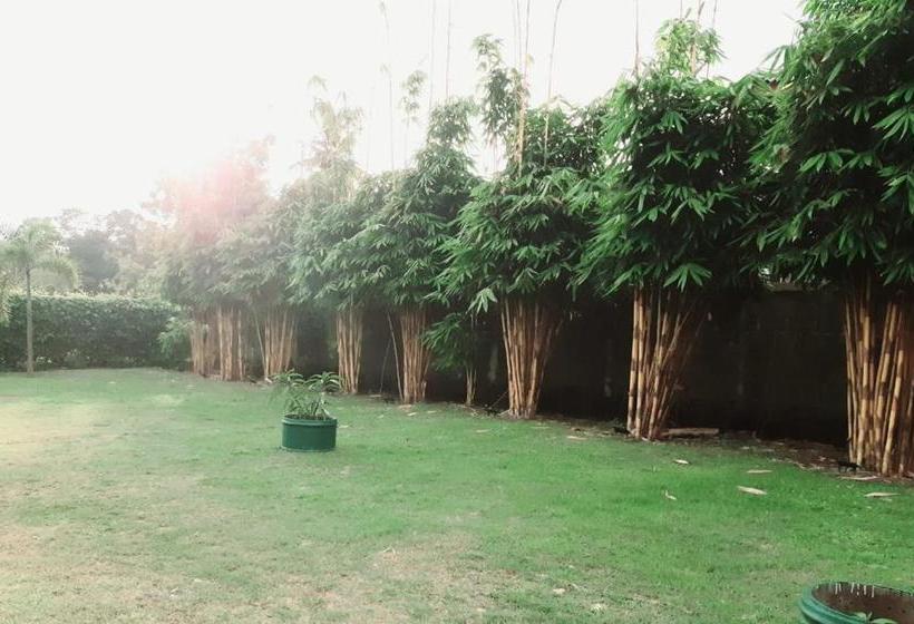 בית מלון כפרי Kanora Lake Resort