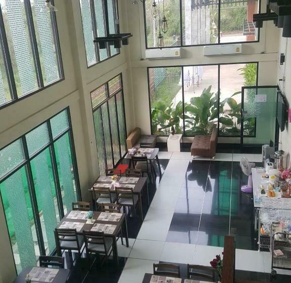 هتل Mee Place