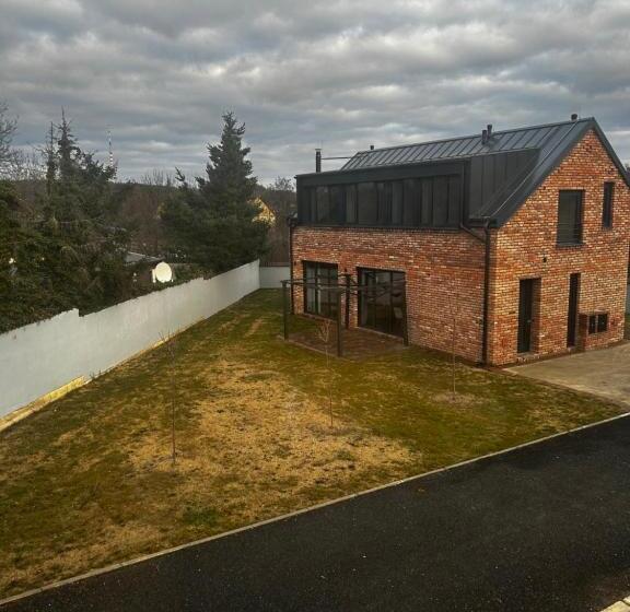 בית מלון כפרי Palace Resort Jíloviště