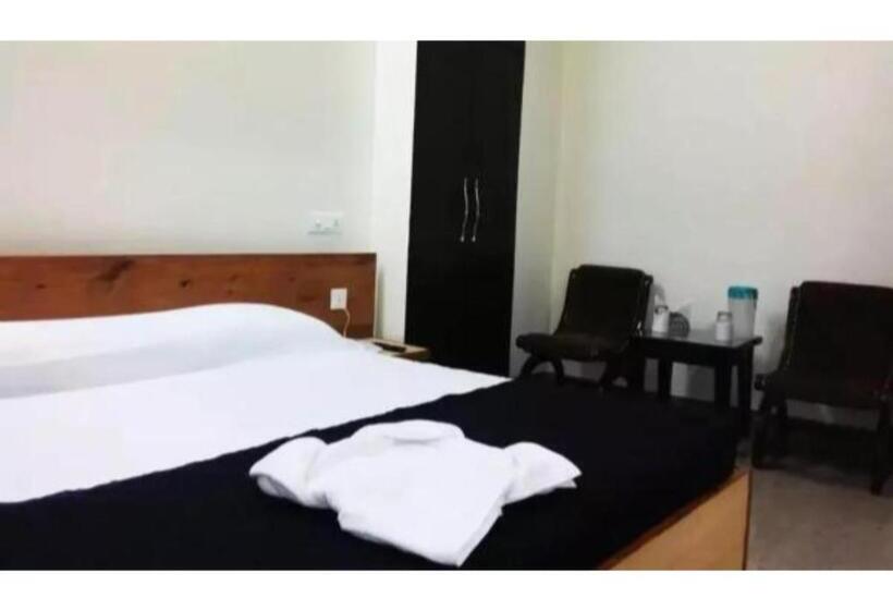 호텔 Wonderful Stay At The Mall Road