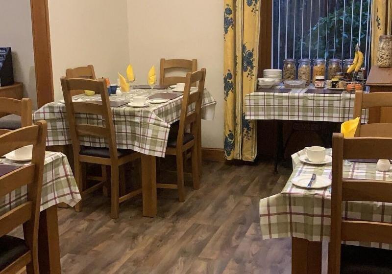 פנסיון Dunclutha Guest House