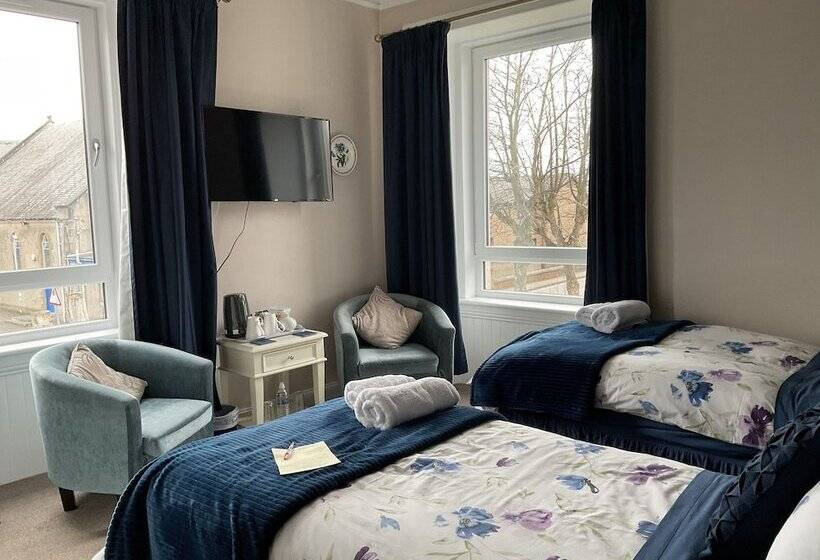 פנסיון Dunclutha Guest House
