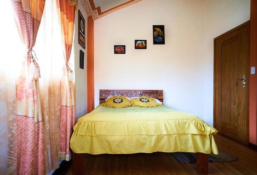 پانسیون Kuyllur ñán