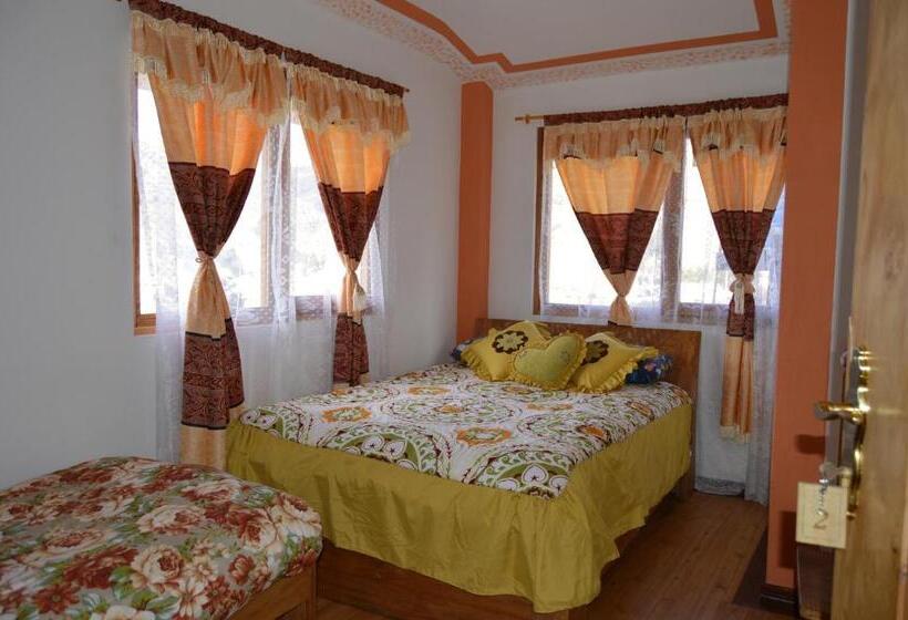 پانسیون Kuyllur ñán