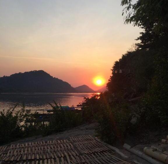 پانسیون Pomelo Restaurant And Guesthouse S Fishermen & A Tammarine Bungalow Riverfront   Immerse In Nature