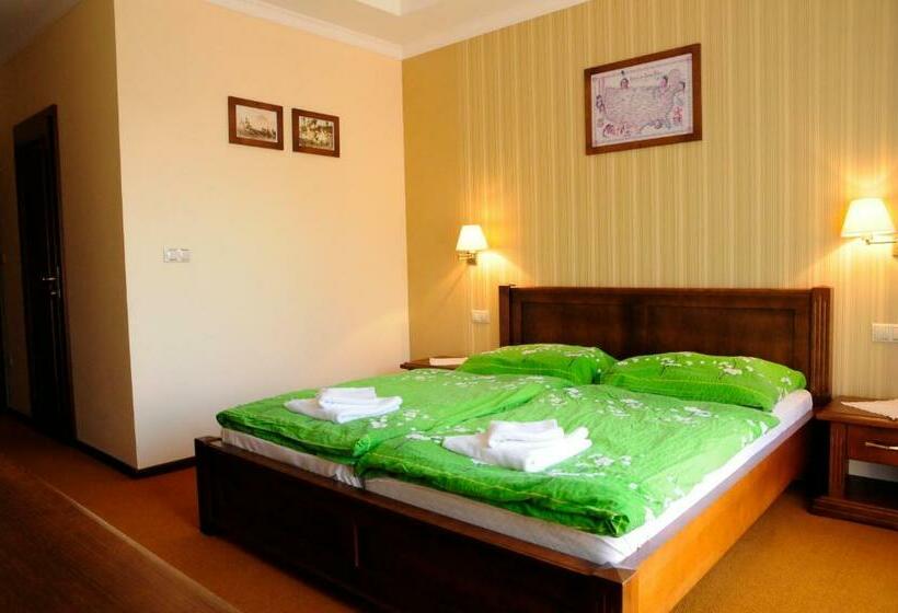 فندق صغير Country Saloon Belá