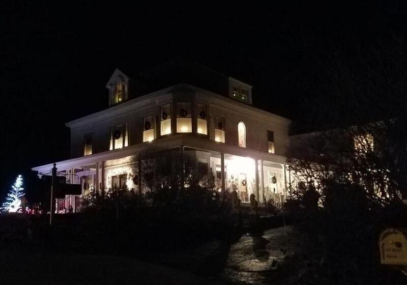 مبيت وإفطار The Perkins House