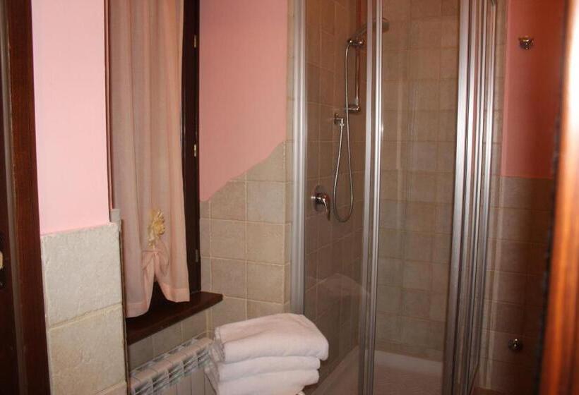 فندق Agriturismo Borgo Umbro