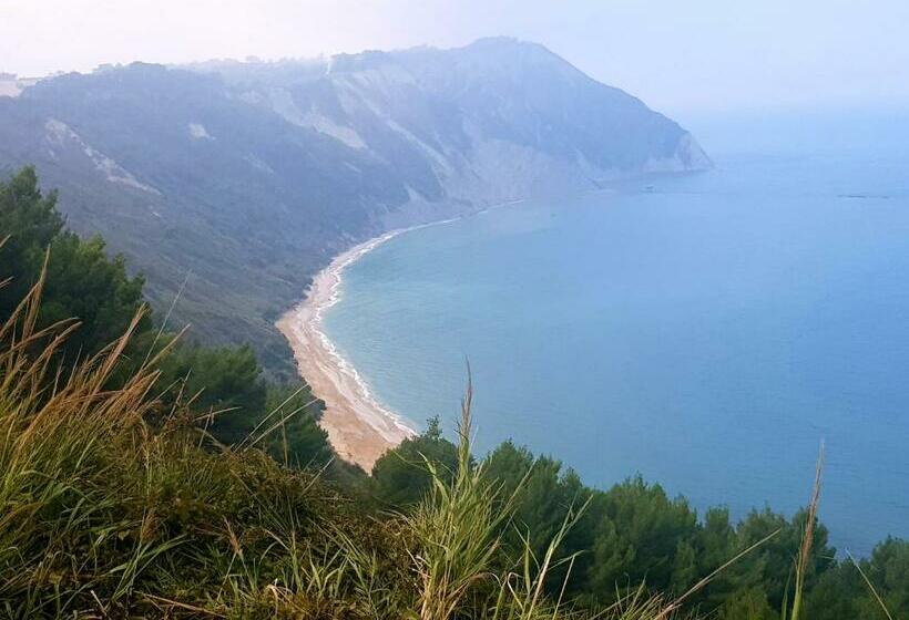 Отель La Collina Dei Cavalieri