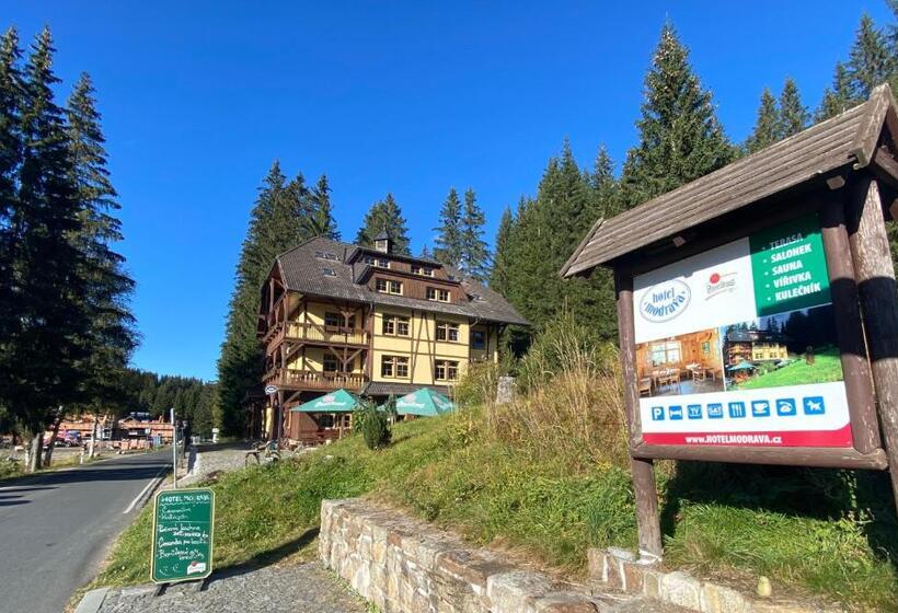 هتل Modrava