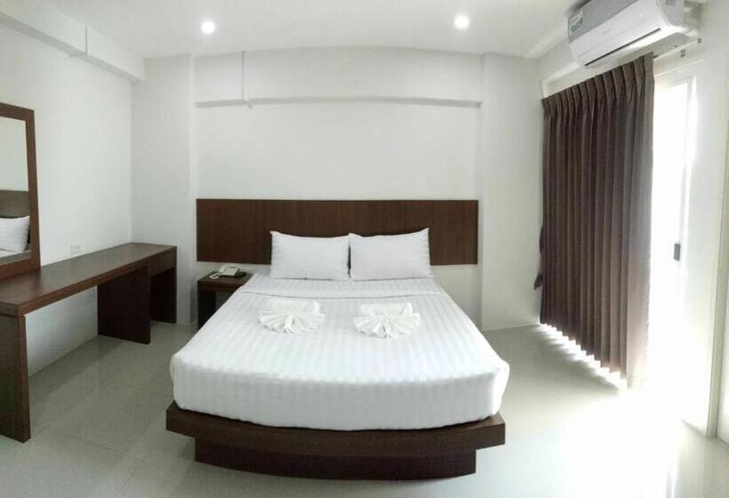 هتل Nava Grand