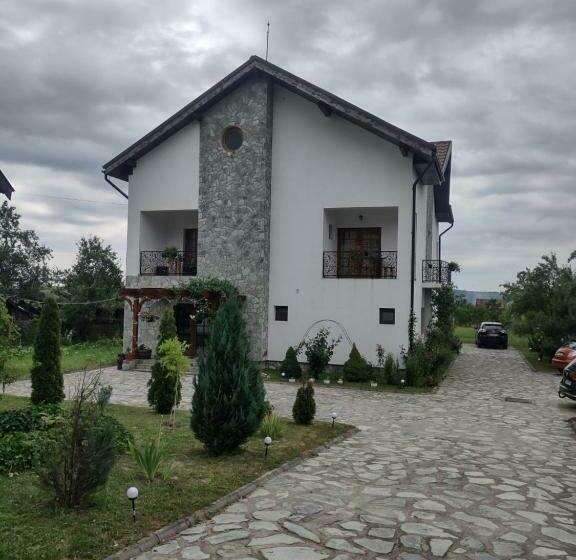 هتل Pensiunea Codruta