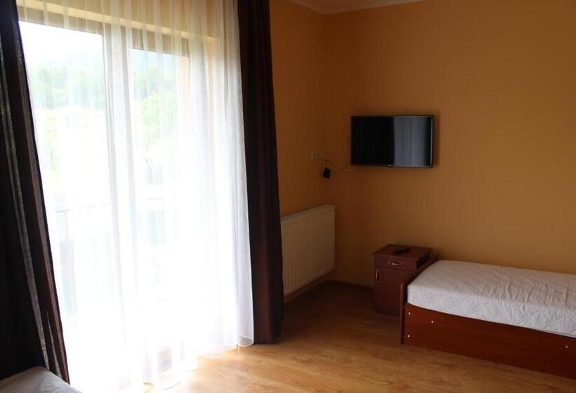 בית מלון כפרי Sukhoviia