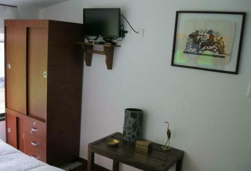Пансион Hostal Bugambil
