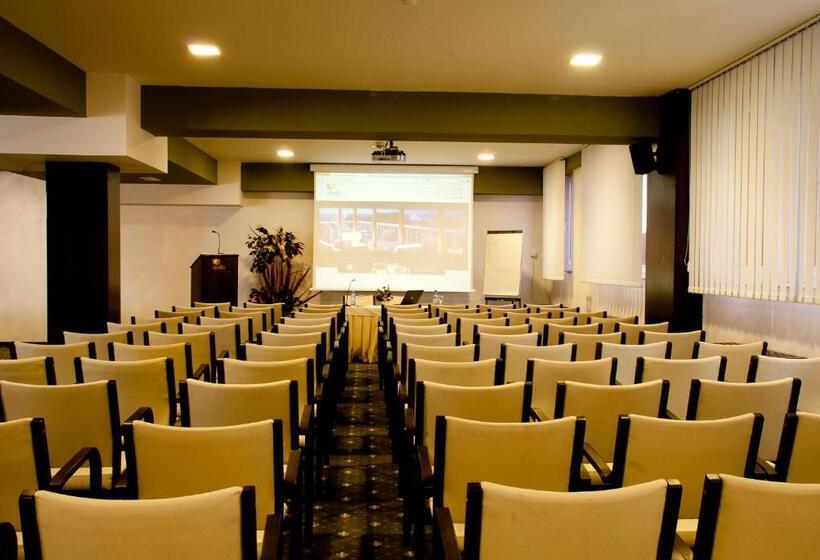 אתר נופש Apollo Wellness Club