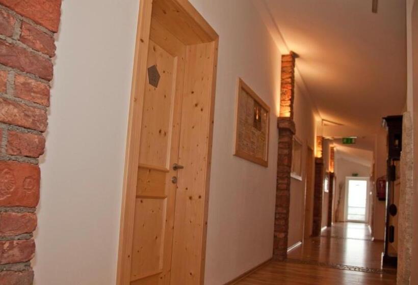 ユースホステル Landgasthof Entenwirt Tarsdorf