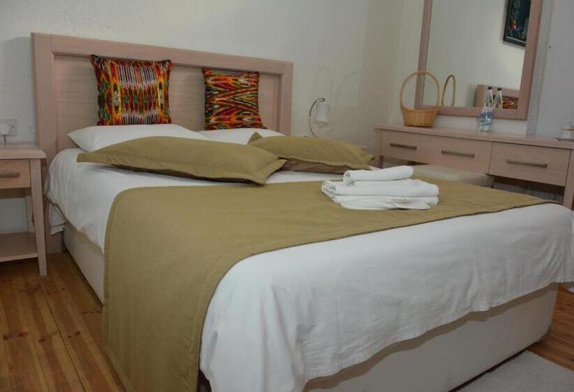 تختخواب و صبحانه Cypriot Swallow Boutique