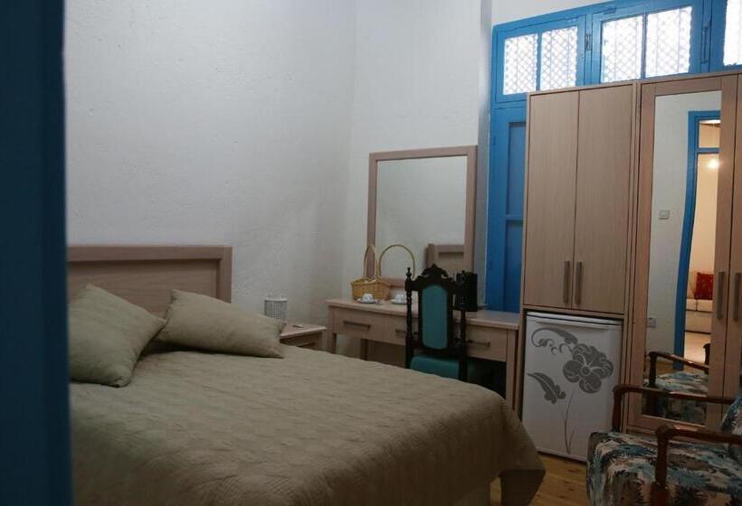 تختخواب و صبحانه Cypriot Swallow Boutique