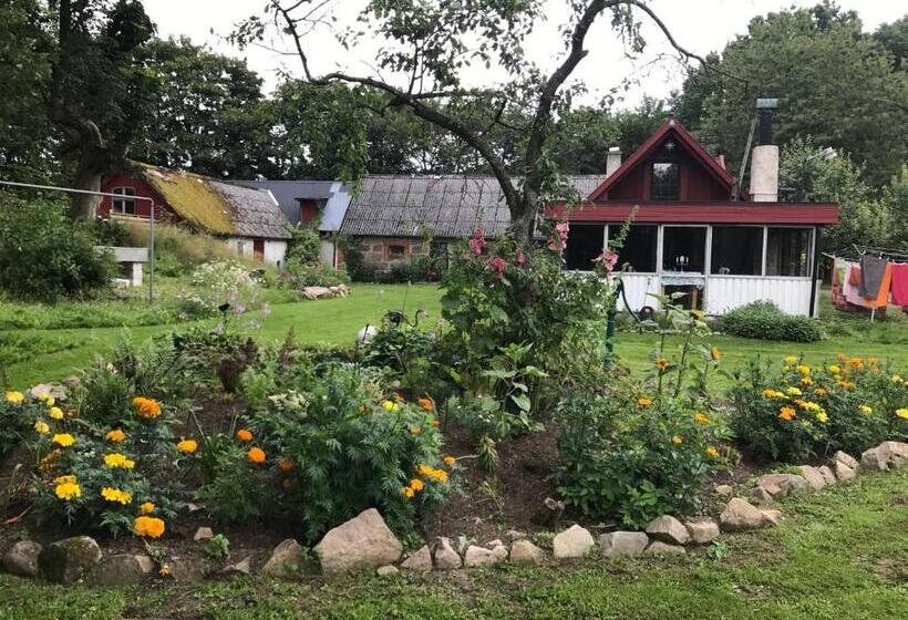هتل Farm Stay Happy Dogs Ranch