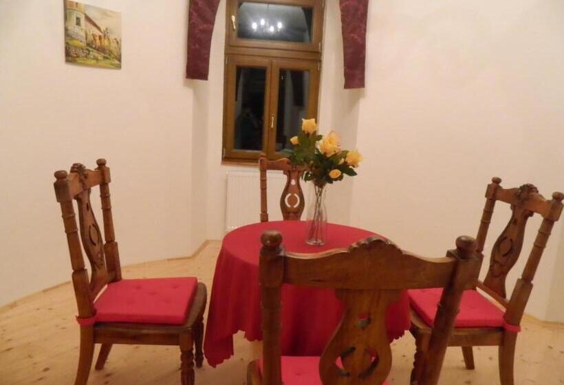 Отель Kaštieľ Biela Dáma A čierny Rytier