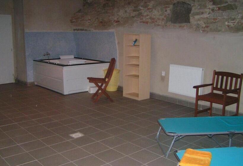 Отель Kaštieľ Biela Dáma A čierny Rytier